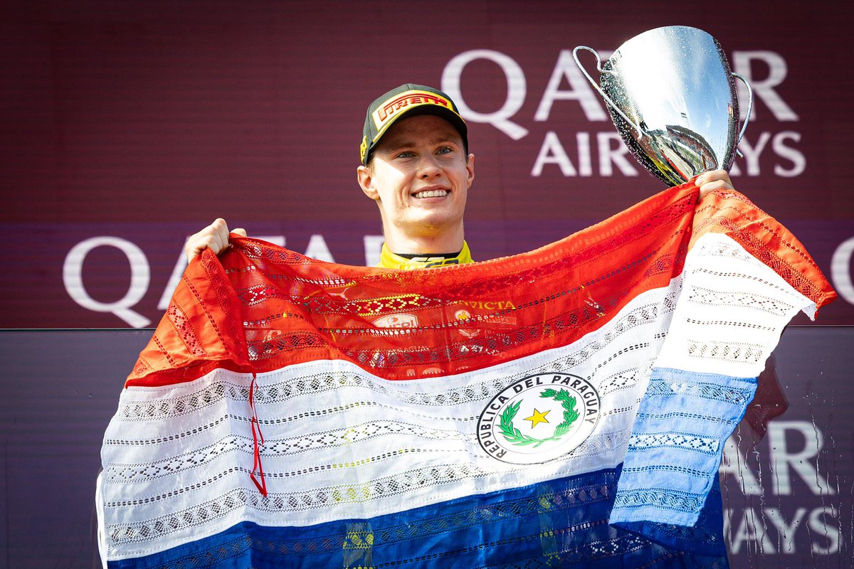 Vamos Joshua!!!🤩🇵🇾

Felicidades <a href="/JoshuaDuerksen1/">Joshua Dürksen 🇵🇾</a> por la victoria en la #F2, una demostración impresionante durante la carrera, dejando por todo lo alto la bandera paraguaya 🇵🇾 en #AustraliaGP 🇦🇺