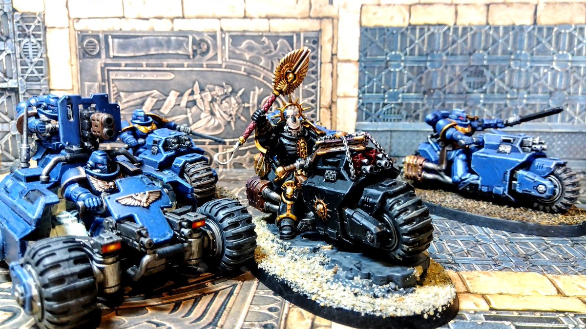 #ウォーハンマー40K のスペースマリーンより『チャプレイン(バイク騎乗)』 です。
コロシアムでアウトライダー達と組み合わせて使用予定。
SF的世界観の中にこのような宗教的な感じがあるのも40Kの魅力ですね(顔がドクロだけど(笑))。
#ウォーハンマー
#WarhammerCommunity 
#miniaturepainting