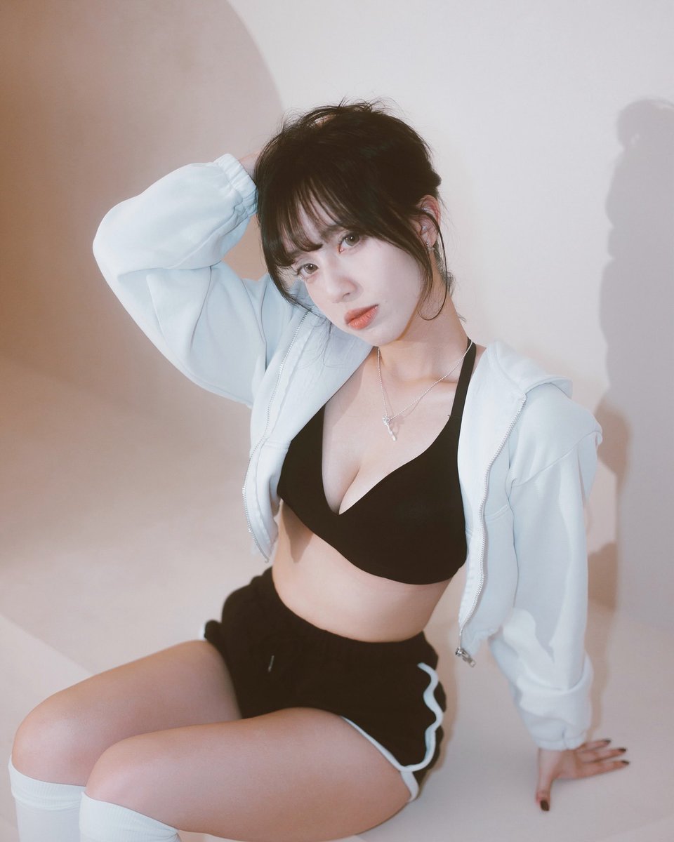 不知名美女 tweet media