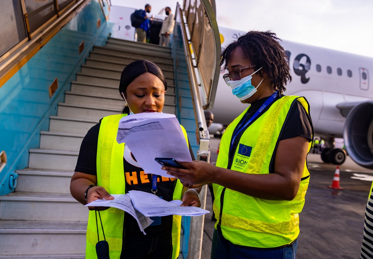 IOM_Nigeria's tweet photo. This week, we welcomed 1⃣6⃣5⃣ Nigerians from Libya at the Murtala Mohammed International Airport in #Lagos.
This makes the 14th charter flight in 2026, bringing 1,800+ Nigerians home this year under the @EUinNigeria-funded #MPRR project.
Thanks to our partners for their support https://t.co/iSAOl16zA6