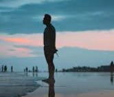 सफर में मुश्किलें आएं तो हिम्मत और बढ़ती है,
अगर कोई रास्ता रोके तो जुर्रत और बढ़ती है।