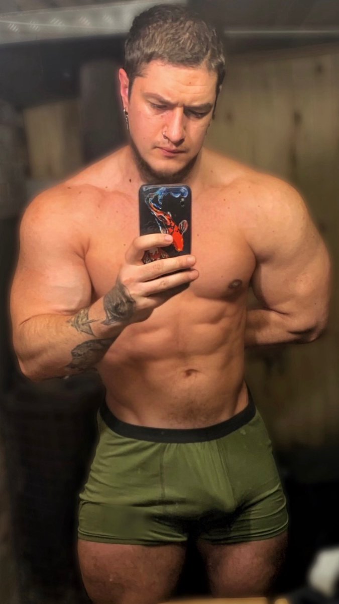 MuscularMan03's tweet photo. Welcome 🍆 https://t.co/Qf1zV2foVk