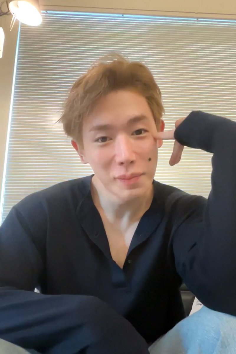 habibuwh's tweet photo. 원호가 웃으면 나도 사르르 ☁️ https://t.co/wwolacYz2A