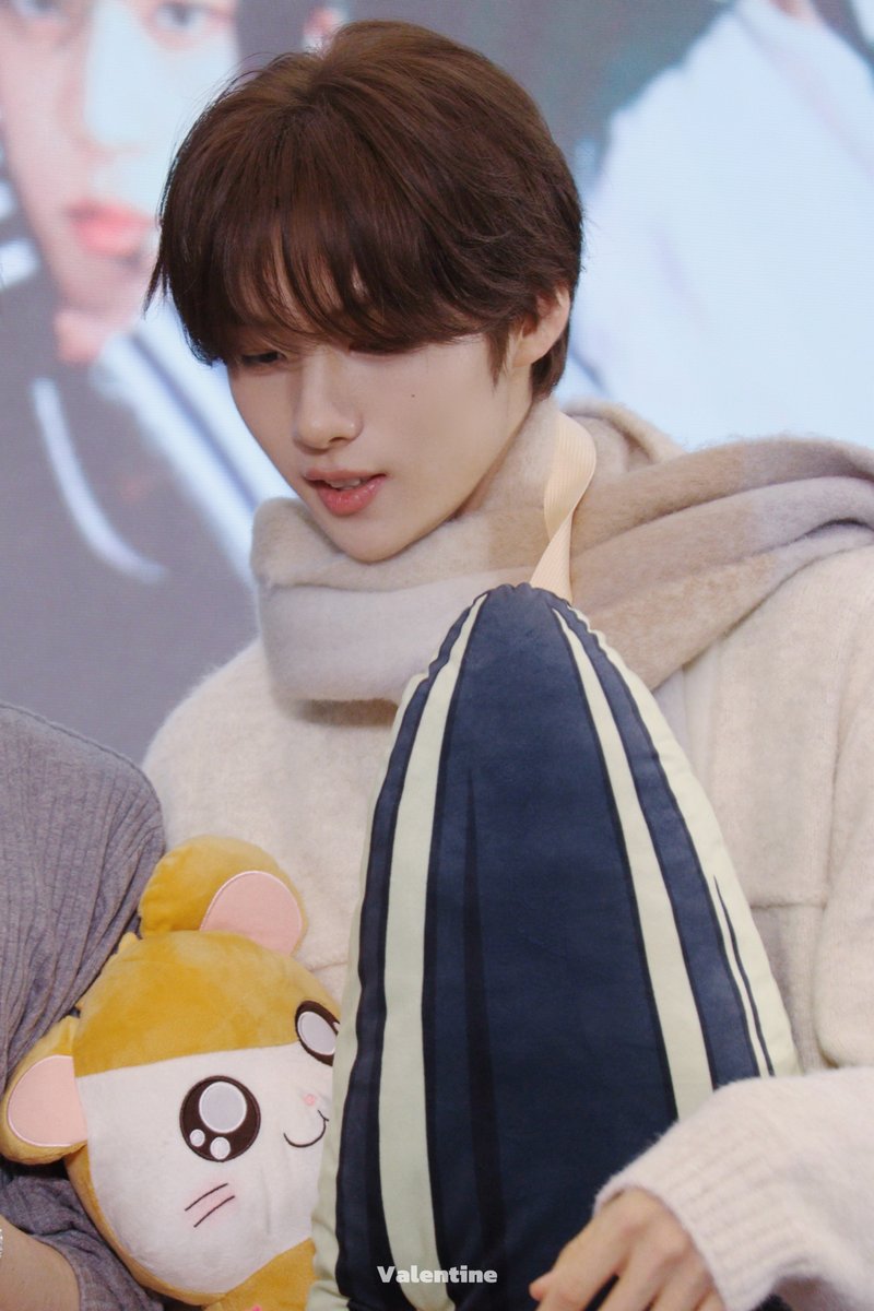 Valentine tweet media