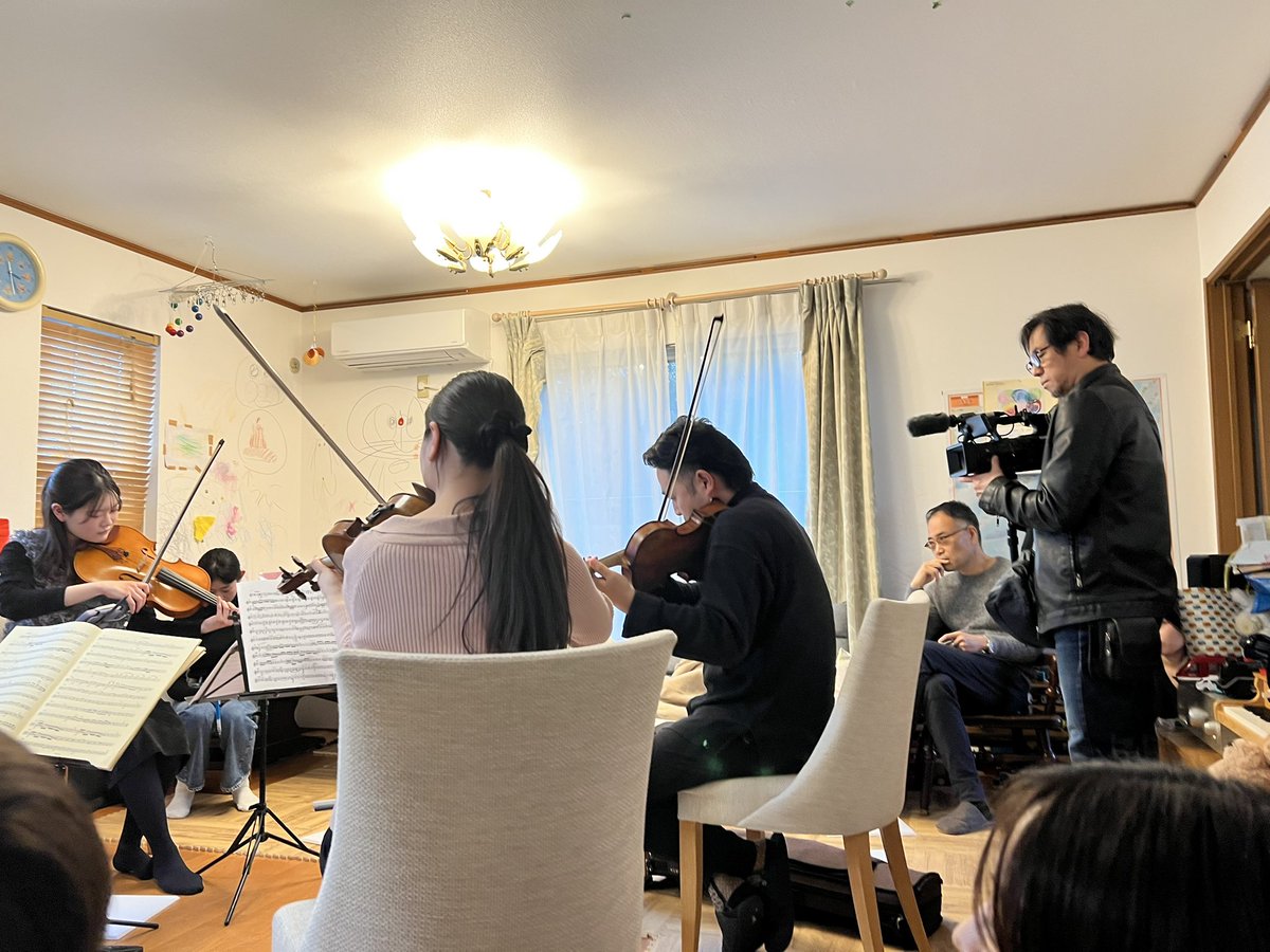 riepark_viola's tweet photo. 3月13日　日暮里サニーホール　モーツァルト弦楽五重奏曲全曲演奏‼️いよいよ来週です。

モーツァルト弦楽五重奏曲はモーツァルト弦楽器の室内楽の中でも特別な意味がある…

実はこの演奏会、取材も入っています🤫そちらもいつか📺…✨✨お楽しみに！ https://t.co/UHt6P5ht3S