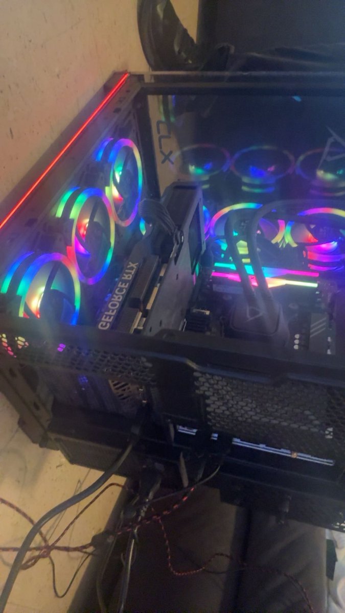 𝓢𝓚𝓨𝓔 tweet media