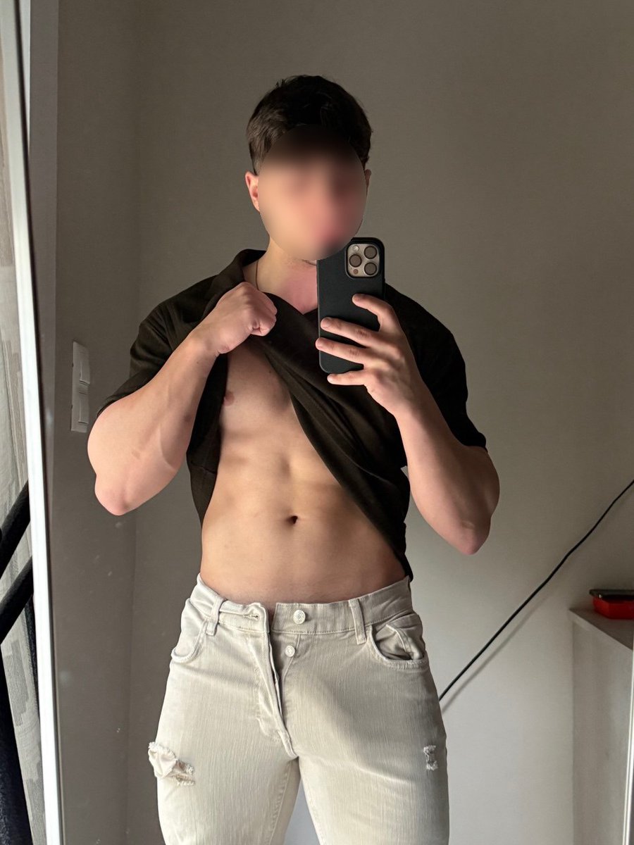 saucysteev's tweet photo. I admit it, I’m 🏳️‍🌈 https://t.co/v7BjlXChnr