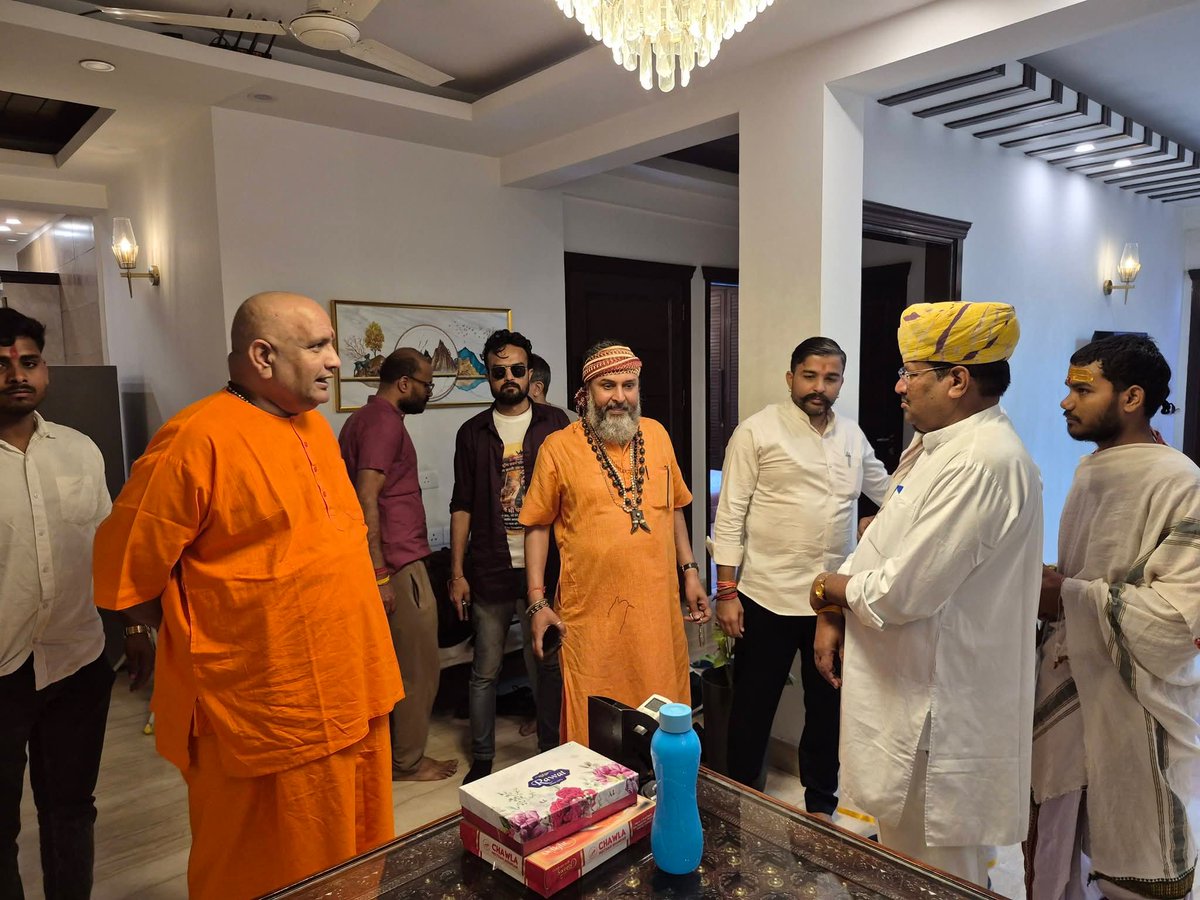 rakeshp830's tweet photo. जब-जब @narendramodi डरता है, पुलिस को आगे करता है ।।
@BJP4India मुर्दाबाद, भारतीय जनता पार्टी मुर्दाबाद।।
#UGC_काला_कानून_वापस_लो 
#8March_Ramlella_Maidan 
#UGC_ROLL_BACK https://t.co/JRxdobA6JR