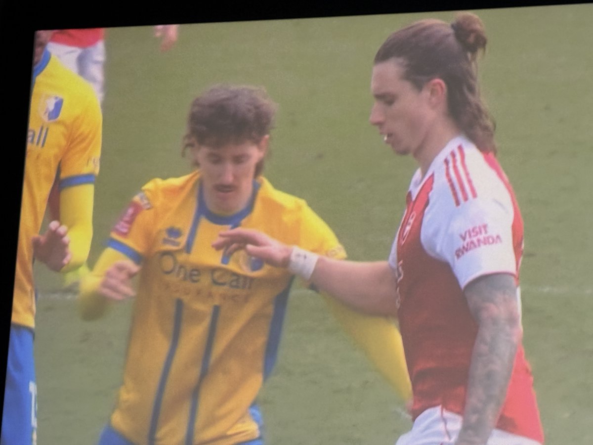 Take On The Knight tweet media