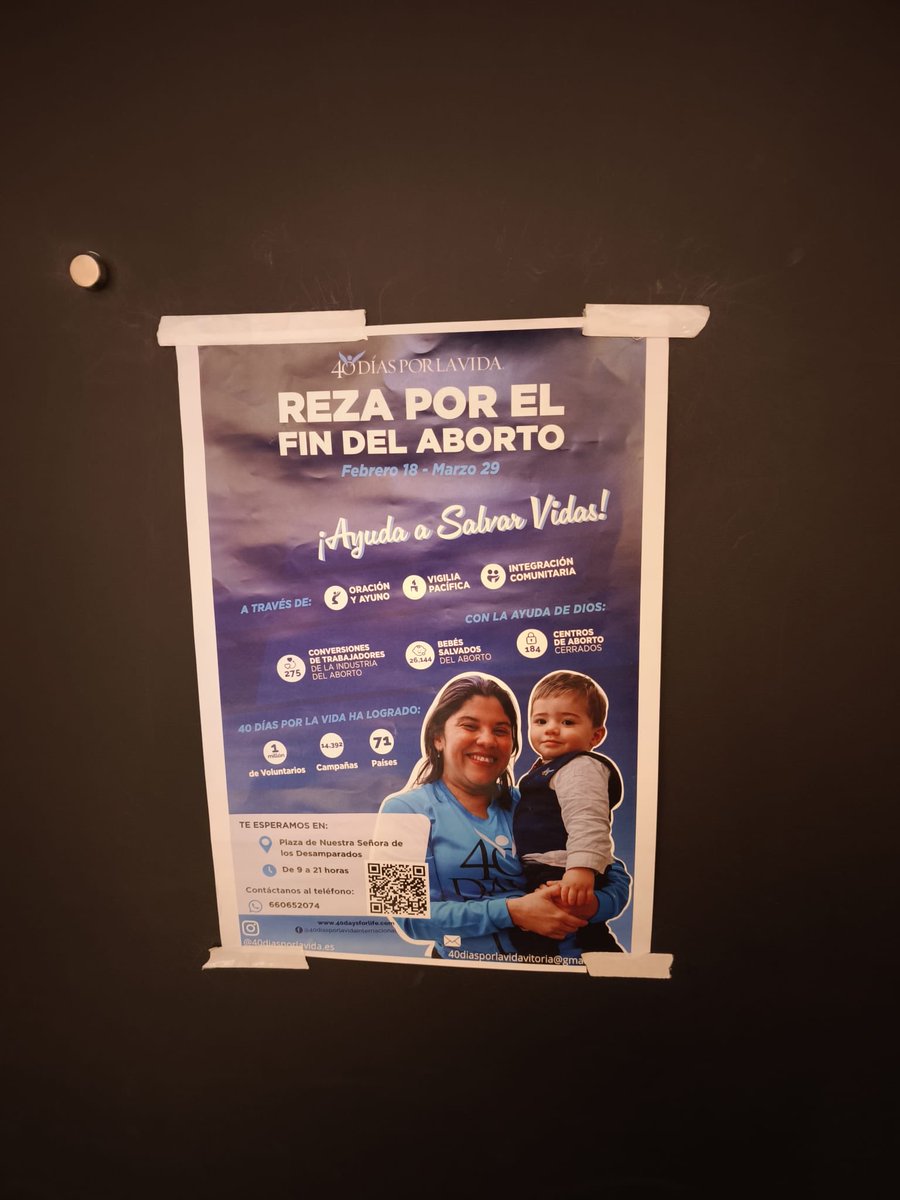 Han aparecido estos carteles dentro del hospital santiago, y en víspera del 8 de Marzo? Menuda basura.