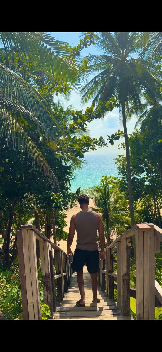 kubaecom's tweet photo. So many beautiful places in the world.

Work too much and you’ll miss the best moments.

Live too much and you’ll forget to build your future.

Balance is everything. https://t.co/gCgvfacwfN