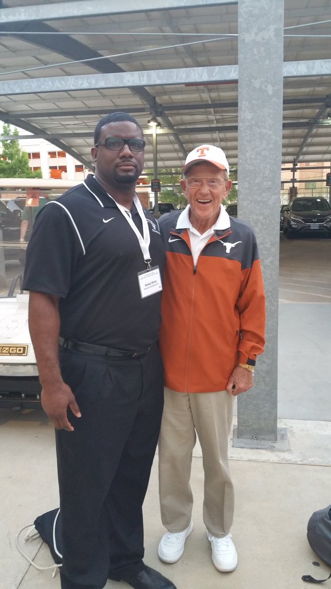 ☘️Coach Ronnie Nicks☘️ - M.Ed tweet media