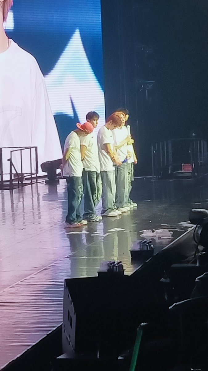 ShineforE's tweet photo. 7ปีที่รอคอย มันคุ้มค่ามากก🧡🧸 #MONSTAX_THEX_NEXUS_BKK
#MONSTAX https://t.co/DUqg4EOvxW