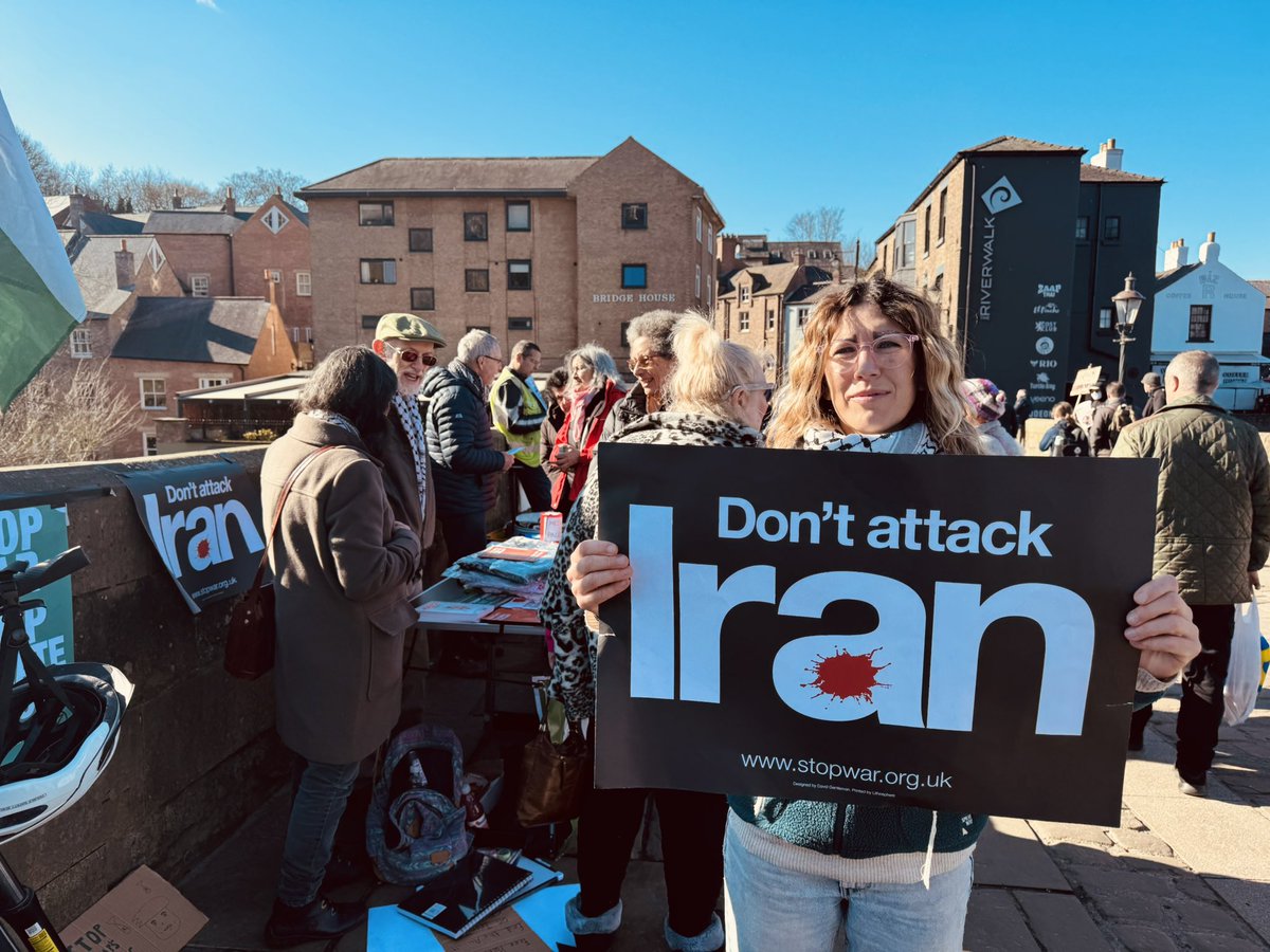 MrBenSellers's tweet photo. Great to see people out on Framwellgate Bridge, demonstrating against the ongoing genocide in Palestine &amp; Trump’s War in Iran. Durham has a long &amp; very proud tradition of peace activism &amp; we’re going to have to draw on that again in the coming weeks &amp; months. #StopTheWar https://t.co/Wf1212ht3R
