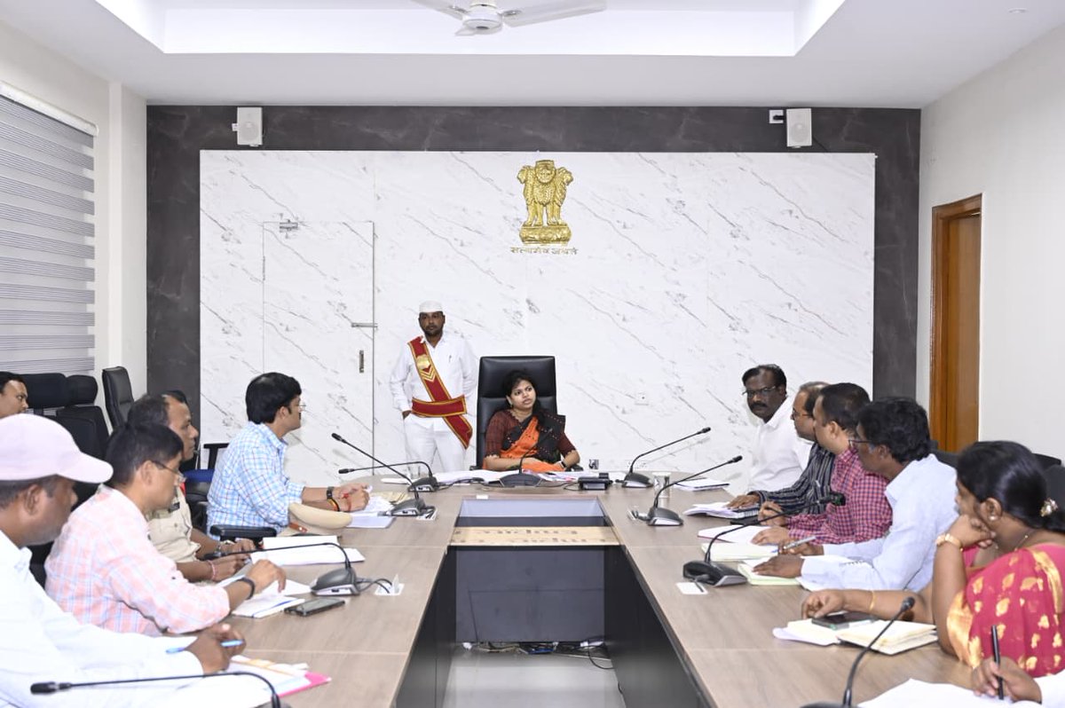 Collector Mahabubabad tweet media