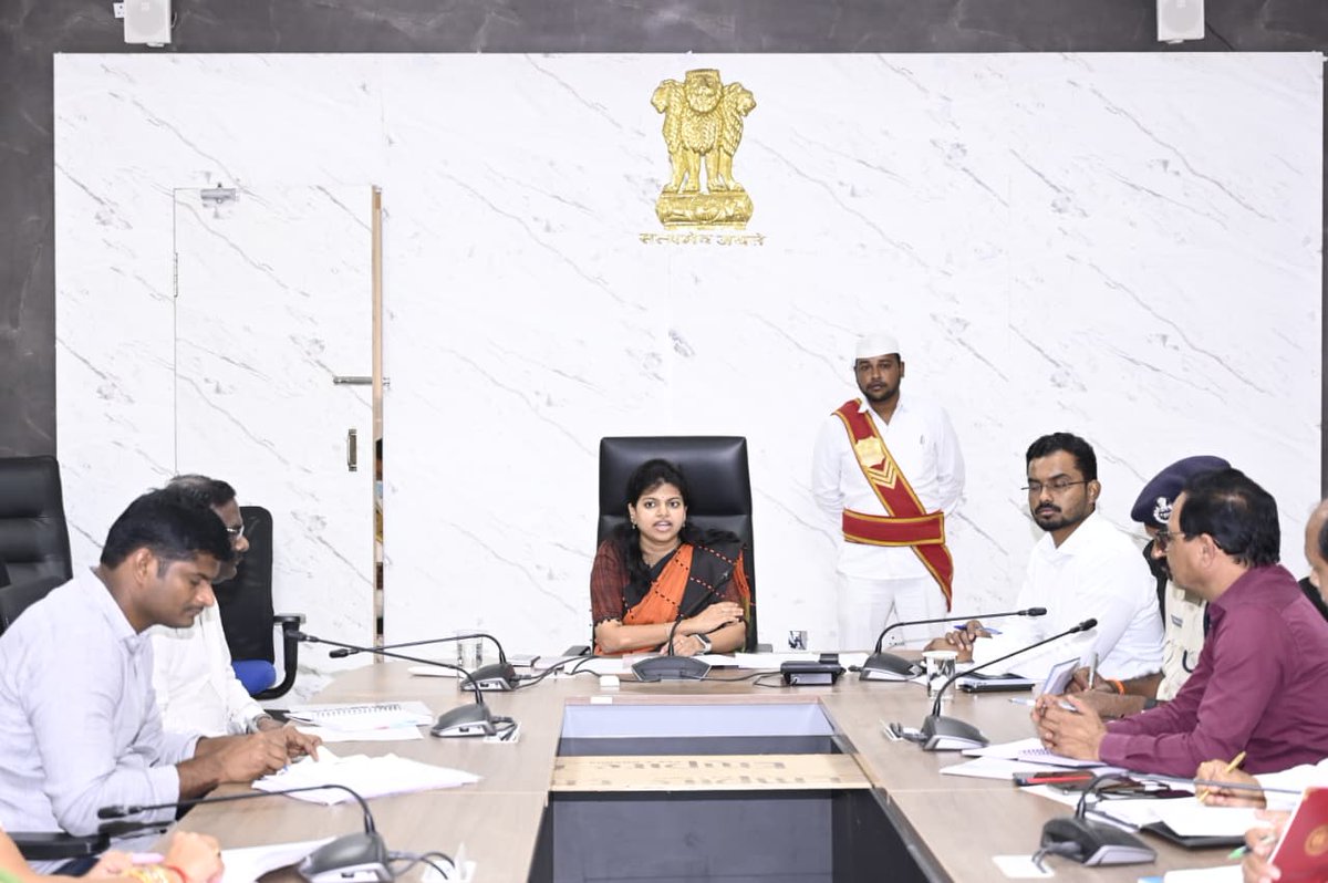 Collector Mahabubabad tweet media