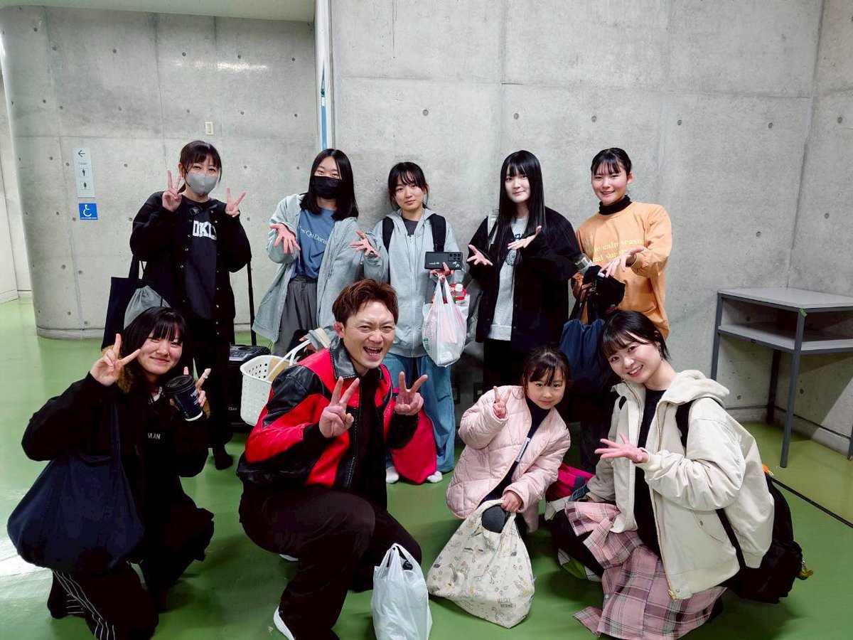 なんと今週は、演劇ラボ・アンクラウン
第3回公演[沈黙の牙]でハイド役を演じてた中野遼太さんが遊びに来て下さいました👏大人クラスでは一緒にレッスンも受けていただき…良い汗かきました笑

一緒に踊って下さってありがとうございました。またいつでも遊びに来てください✨ありがとうございました！