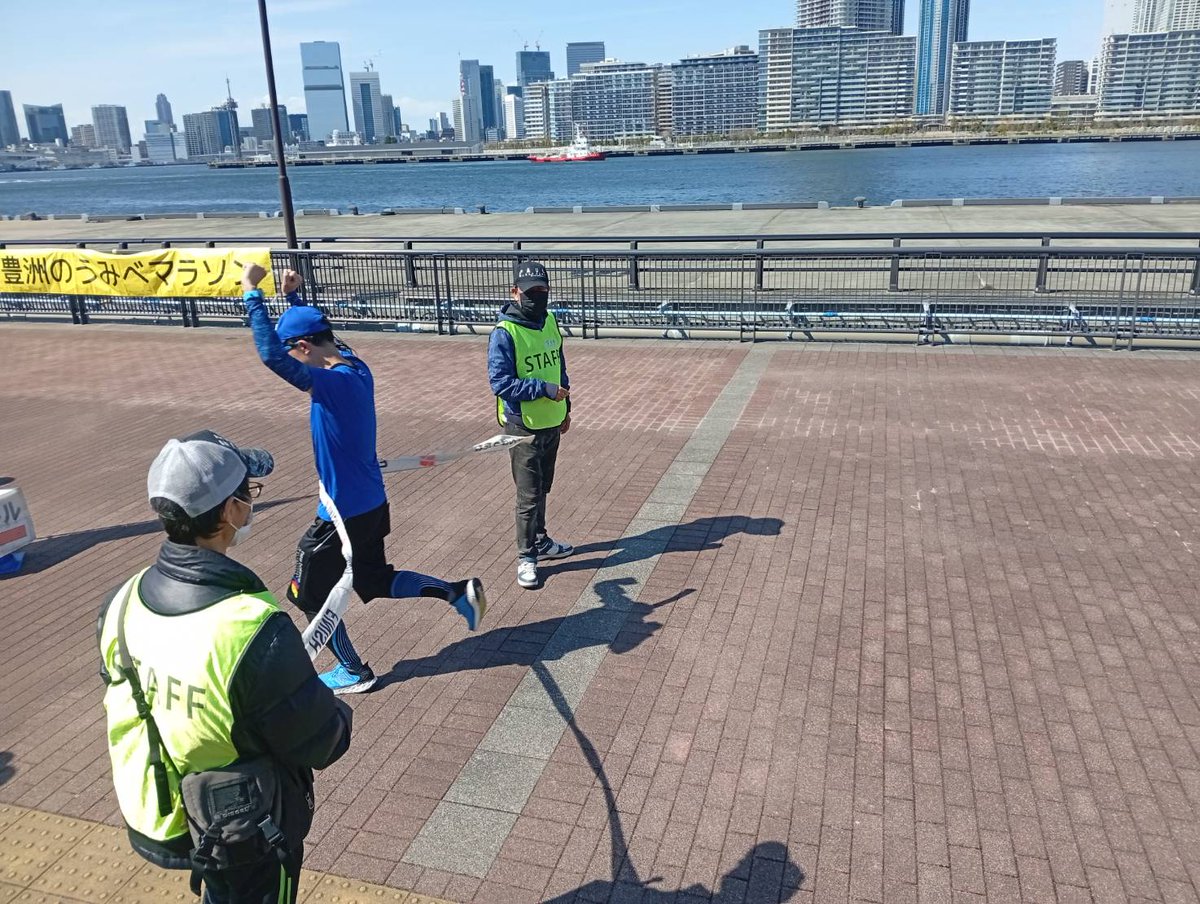 71strike's tweet photo. 豊洲のハーフマラソンで走っている様子を撮ってもらってました📸
ゴールテープを切ることが出来たのは最高。全てが報われた瞬間。 https://t.co/dUbAFdy7OW