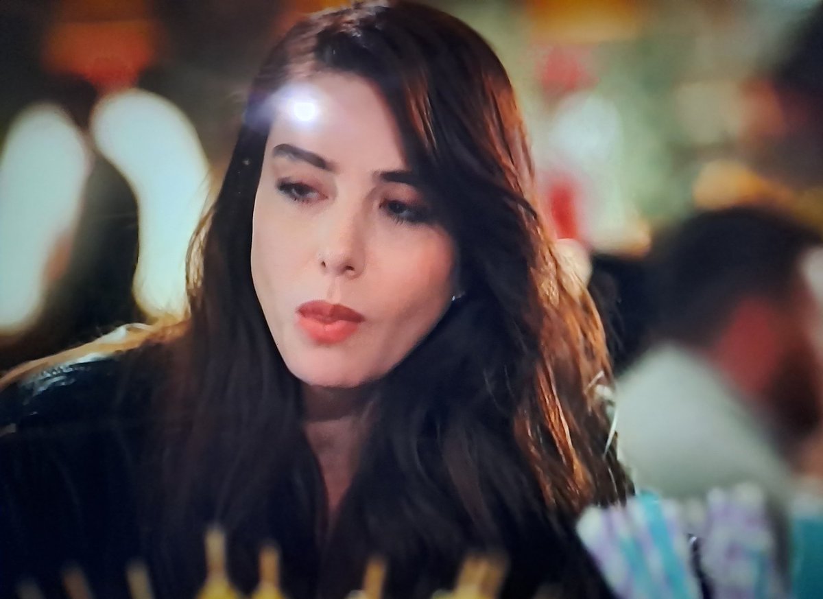 lucreziaa84's tweet photo. Di sabato pomeriggio ci vuole #mrwrong #özgegürel https://t.co/Cjk3qOgqME