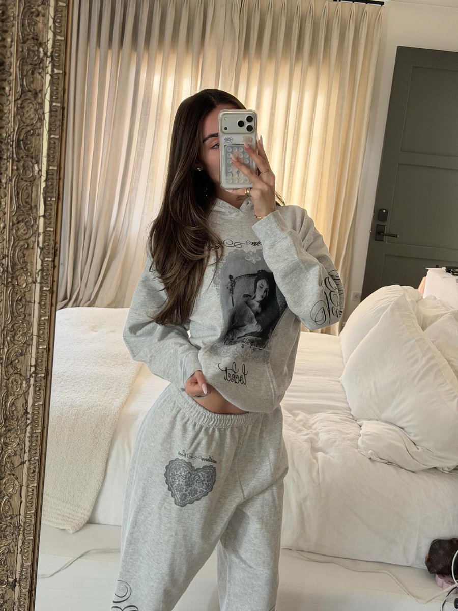 Outfit of the Morning! You'll have to tune into <a href="/CC_Graps/">Crescent City Grappling</a> to see the evening one.