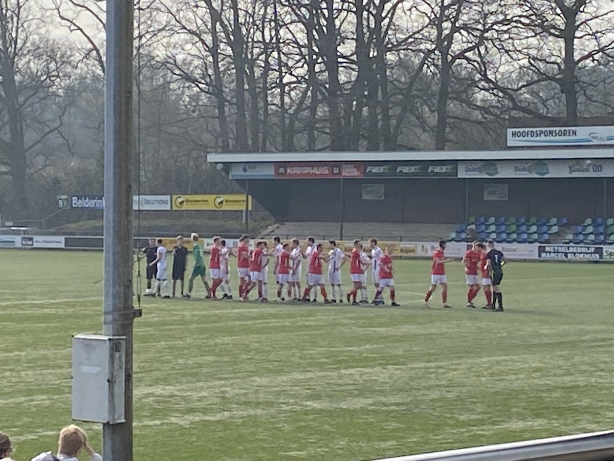 SDC12Denekamp's tweet image. De wedstrijd @SDC12Denekamp - @hulzenseboys staat op punt van beginnen #2H