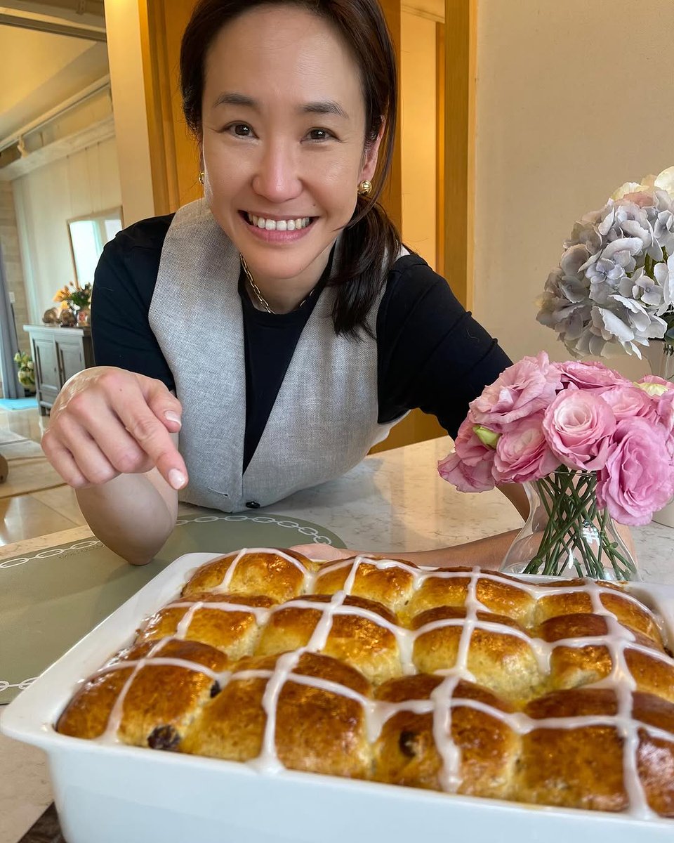 LilyTorres78679's tweet photo. 우리가족의 첫 한국에서 맞는 부활절~~🪺
감사한마음뿐🙏
모두에게 Happy Easter!

Love,
Our Family to yours💕🐾

first try at hot cross buns🍞👍
도전한 붛할절의 만드는 핫크로스번즈
Cross Buns Recipe https://t.co/CQFo0erHMh