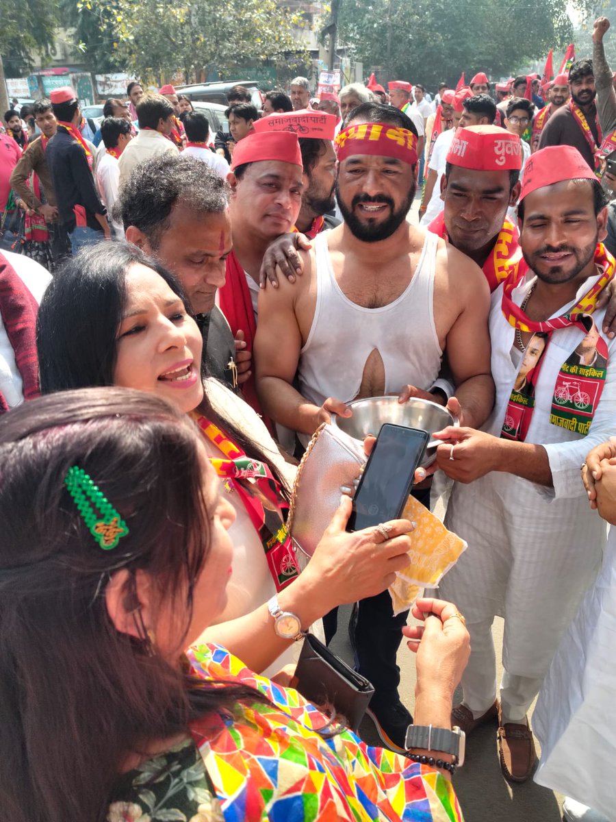 ManojMp43's tweet photo. हाउस टैक्स वृद्धि को लेकर समाजवादी पार्टी गाजियाबाद का  नगर निगम पर हल्ला बोल
@yadavakhilesh @samajwadi https://t.co/Cv5JBEQ0xu