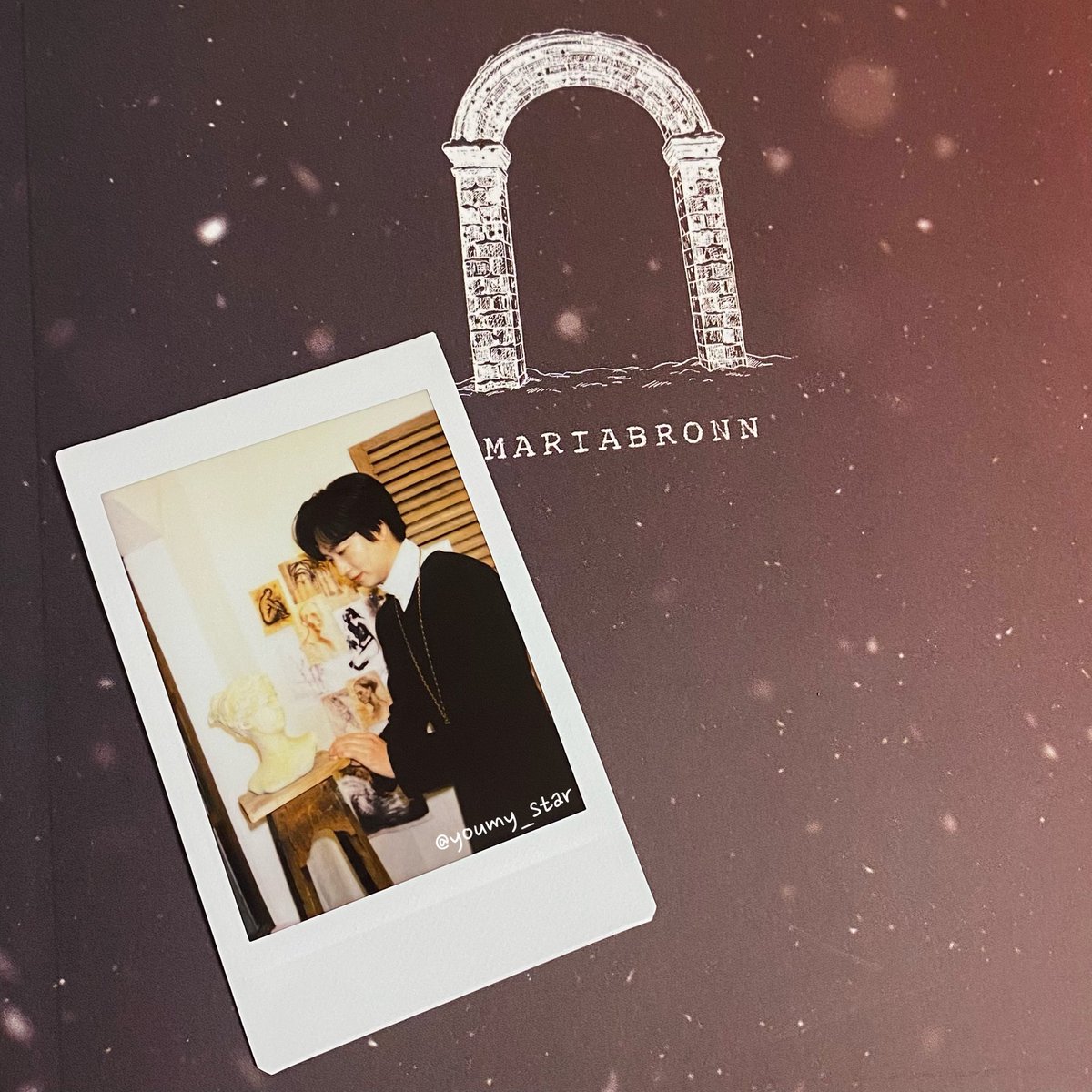 #사랑스런_금빛_폴라_날아올라 
#폴라의_아름다움_난_빠져들어가 
#폴라가_우릴_끌어당겨 
#조심하세요_여기_폴라가_있다구요

누가 조각상이게~
   ㄴ오른쪽이요.

아름다운 옆태 봐주세요.....🥹