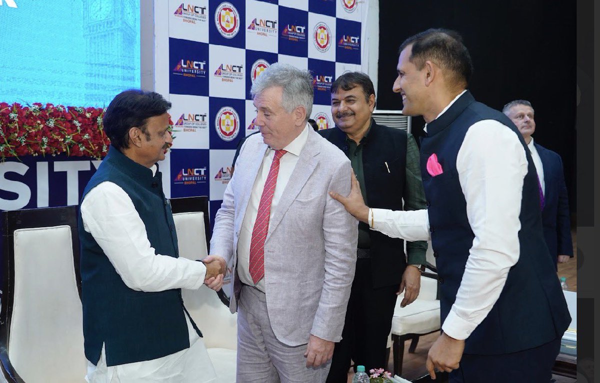 Chandresh1024's tweet photo. International confrence on global dentistry https://t.co/qEq5YVvnrU