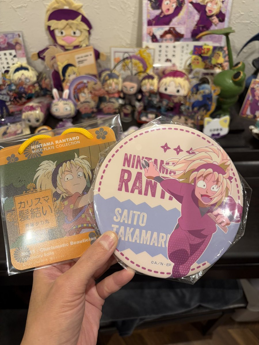 本日お客様にタカ丸くんグッズを頂きました😊 めちゃくちゃでかい缶