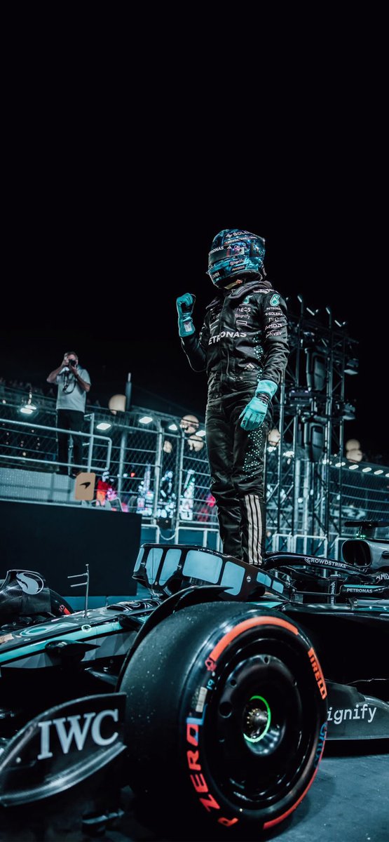 Lo peor de Mercedes teniendo el mejor motor de esta reglamentación no es eso, es saber que ninguno de los otros 21 pilotos va a ser capaz de vencer a un piloto como George Russell
Pero no por la ventaja de su auto, sino por el talento que este tiene.