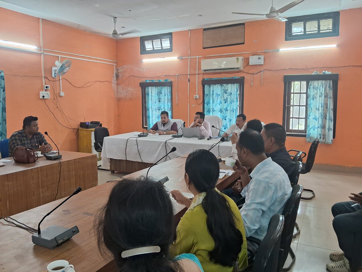CDCJonai's tweet photo. CDC Jonai, Shri Anand Malhotra, IAS, chaired the February review meeting of the Jonai Co-District Development Committee today, reviewing the progress of key departments, welfare schemes, and the Aspirational Block Programme.
@dhemaji_dc @diprassam https://t.co/K3vF3d1YGM
