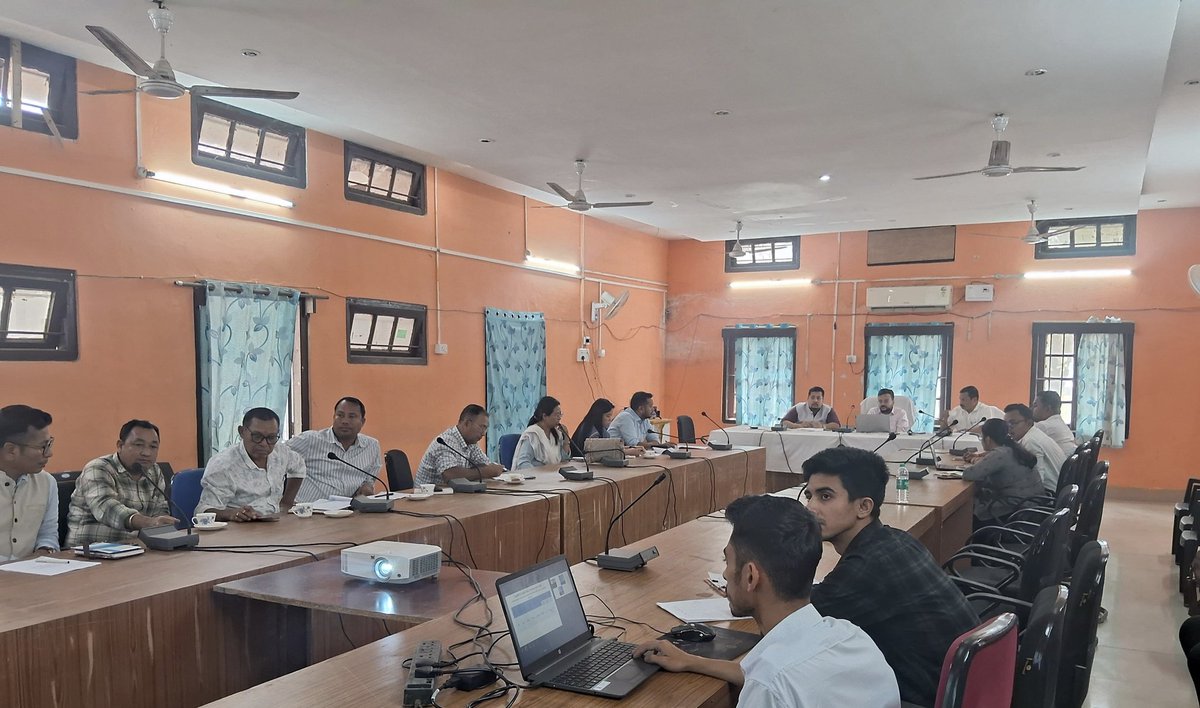 CDCJonai's tweet photo. CDC Jonai, Shri Anand Malhotra, IAS, chaired the February review meeting of the Jonai Co-District Development Committee today, reviewing the progress of key departments, welfare schemes, and the Aspirational Block Programme.
@dhemaji_dc @diprassam https://t.co/K3vF3d1YGM