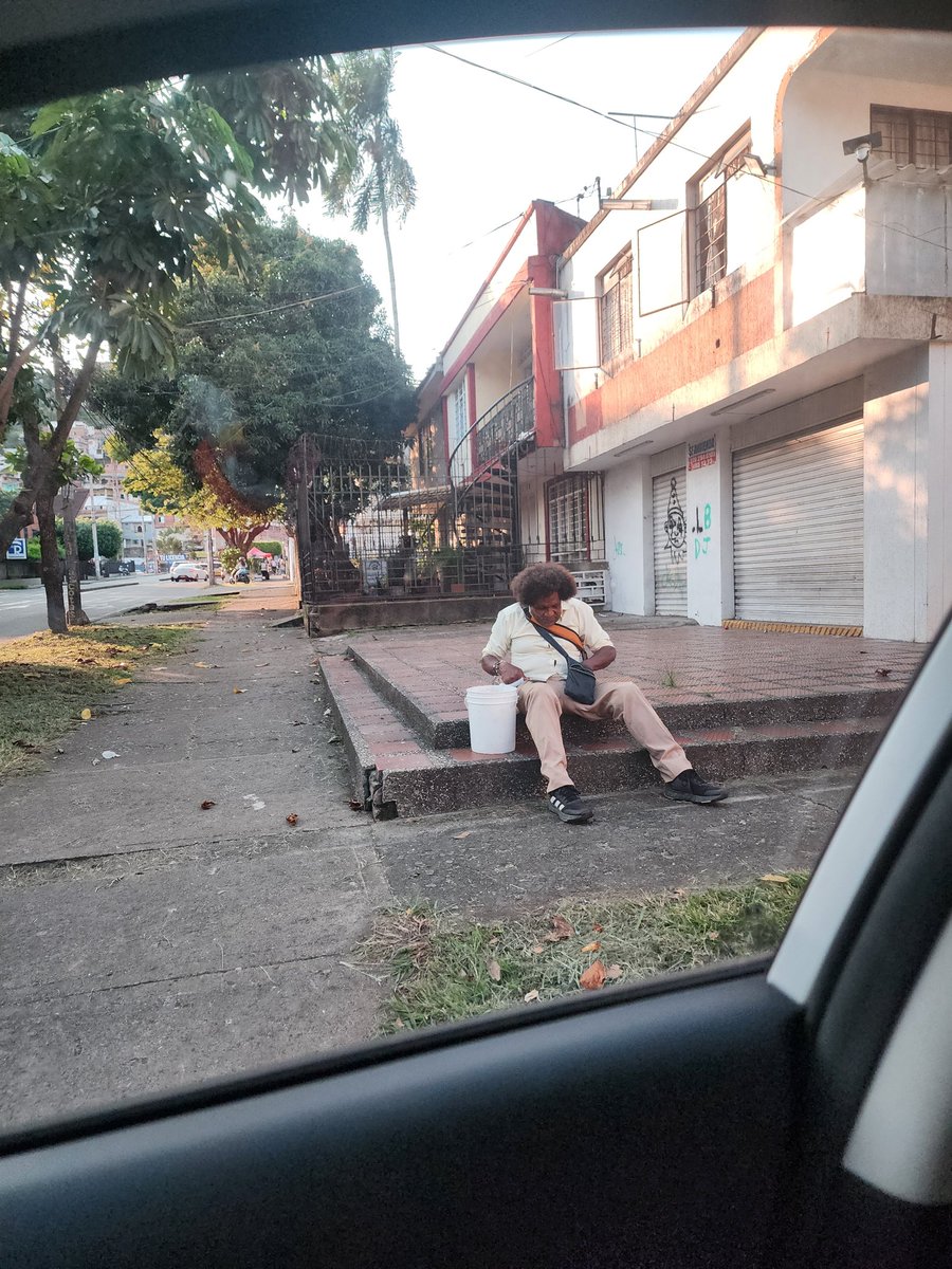 Ya Gamerin, tranquilo, relajao después de haber renunciado al colero. Ayer Once  Caldas mero equipo hueso rojo, mis muchachos pipiernotas, niche,  chuleta,  barriosbueno, deiqui y jader hicieron un Americanazo en Rozo... 😀😃😄😁😆😅🤣😂