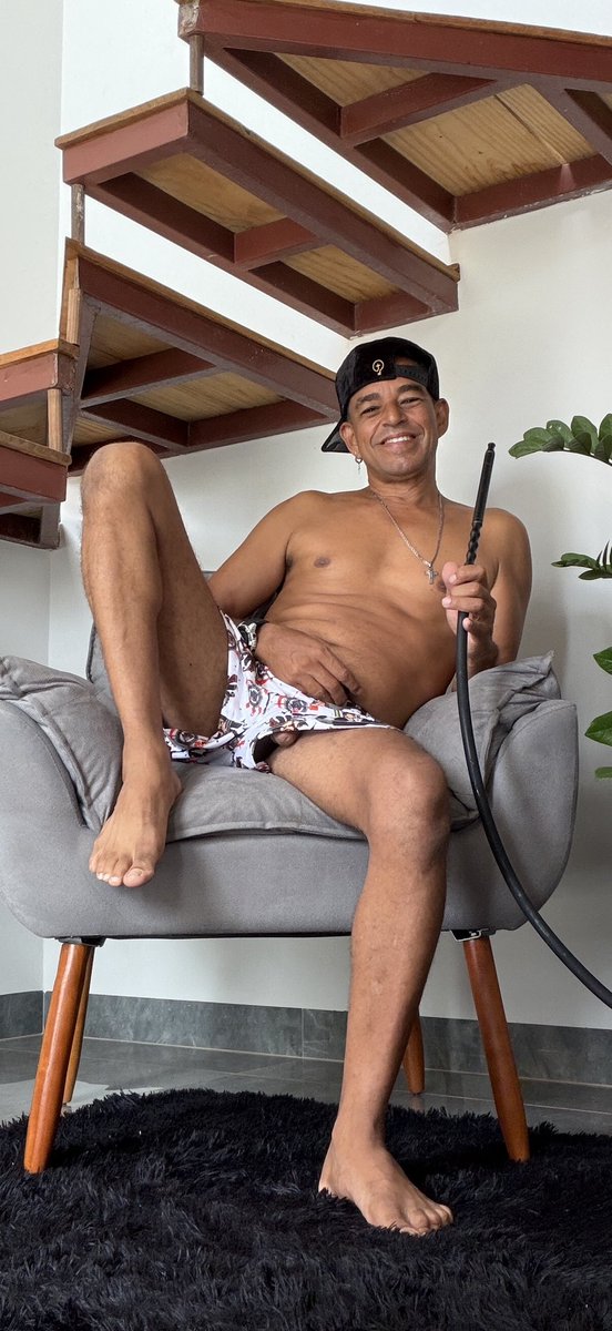 DablioEme_2000's tweet photo. Sabadão em casa https://t.co/pjtOa5BXid