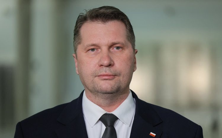 FAST INFO tweet media