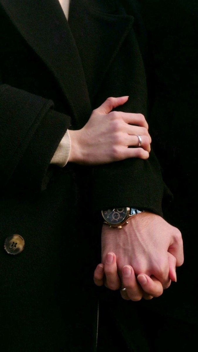 Tuttuğu eli bir ömür boyu bırakmayacak sadık kimselere denk getir Allah'ım.