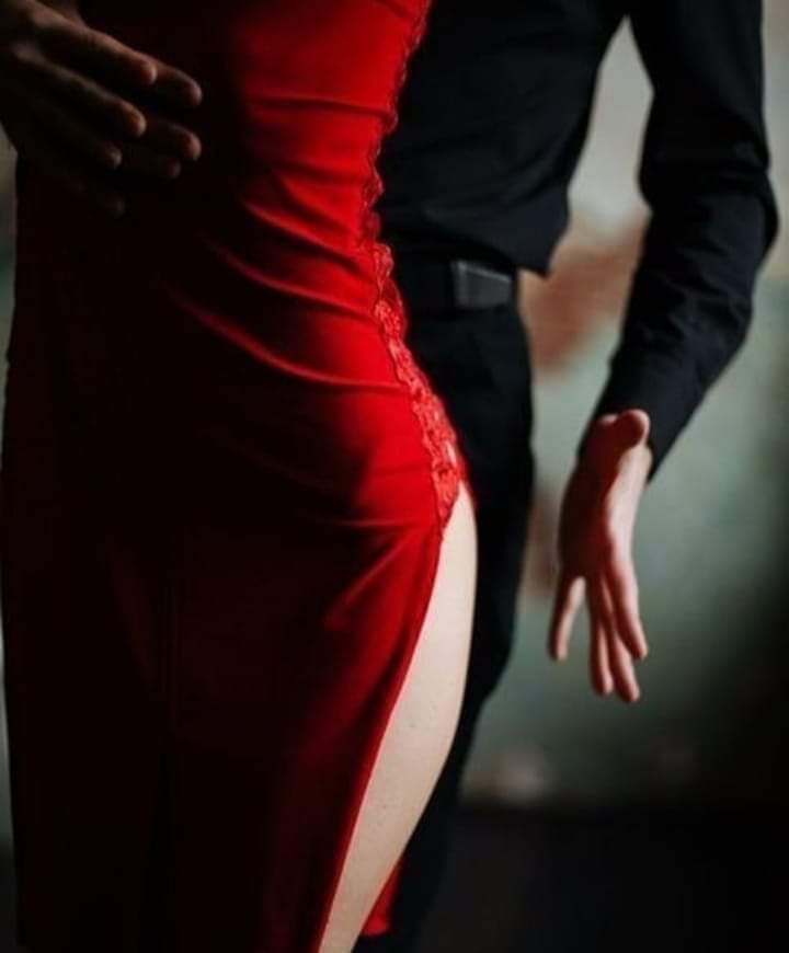 “Existem pessoas inesquecíveis e para isso não há cura".

 ╰⊱✍️🎩🌹⊱╮

Charles Bukowski