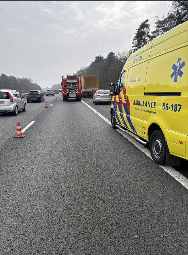 Ongeval met vrachtwagen op de A50 bij Heerde