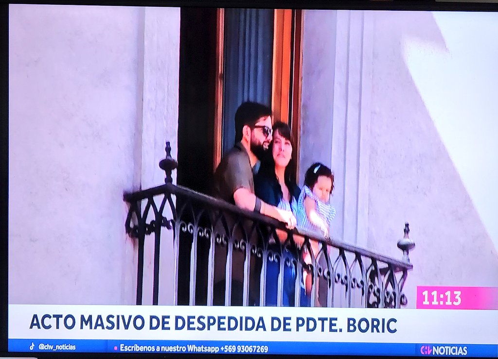 ACru_zi's tweet image. Qué bella familia 🌺...
Boric volverá 🇨🇱❤️ 
#PresidenteBoric 🫶🏼 #gracias