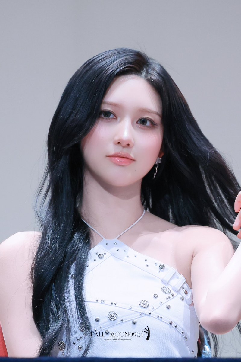 fallmoon tweet media