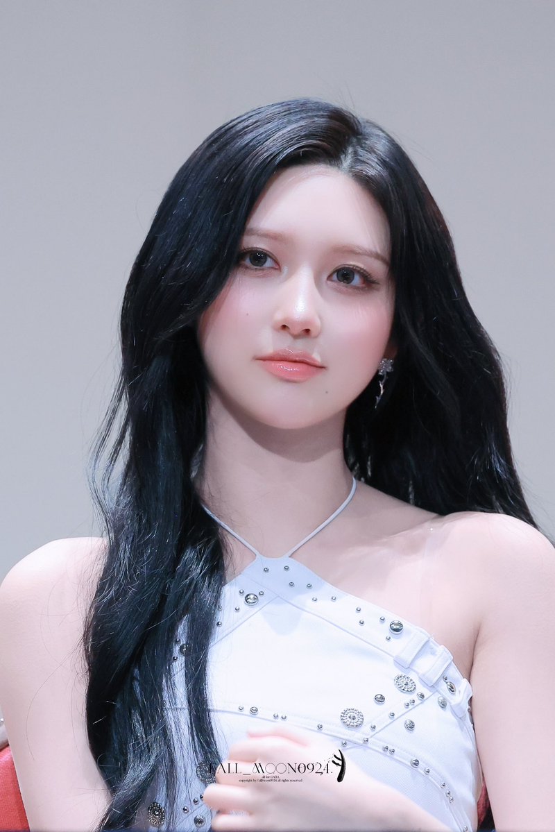 fallmoon tweet media