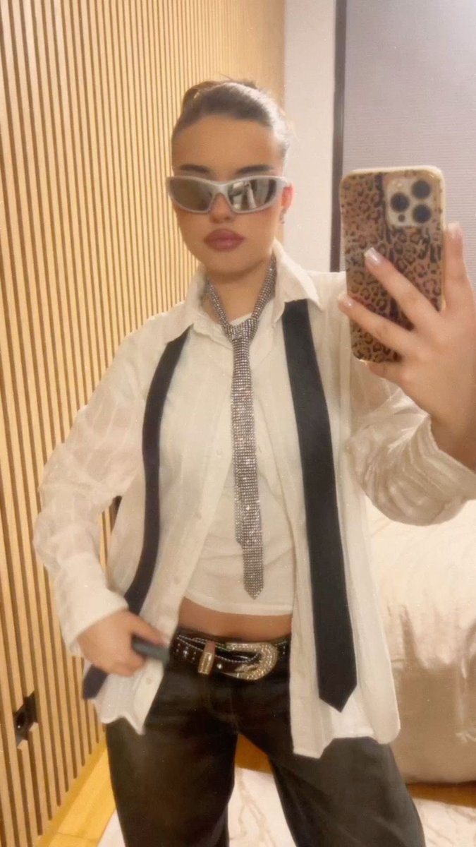 hxrrycoded's tweet photo. Vibes I want to see for Harry’s tour outfits https://t.co/ndx82GbM9E