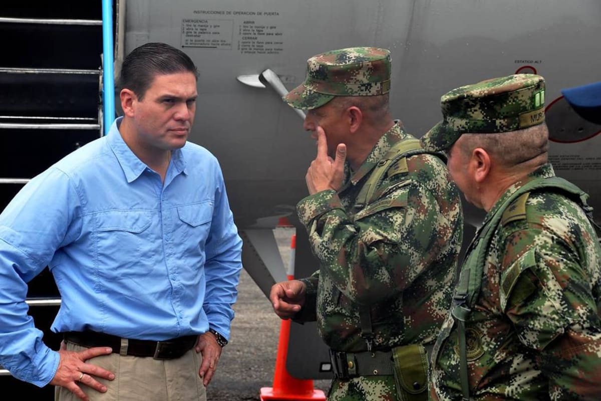 JCFloriant's tweet photo. Mañana votaré para que Colombia vuelva a tener Comandante en Jefe de las Fuerzas Militares.

¡VOLVEREMOS A SER ANTIGUERRILA!

La consulta SI SE VOTA 🇨🇴🗳 https://t.co/4OPJ6Mi8gM