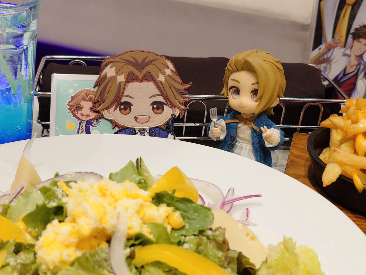 imari_arp's tweet photo. 思い立って1人パセラしたら初のお部屋に遭遇   広々ボールプール付ルーム…😂
本日はチーズポテトのジャンキーさをサラダで打ち消す作戦で…🥗 https://t.co/jubWLJLvfY