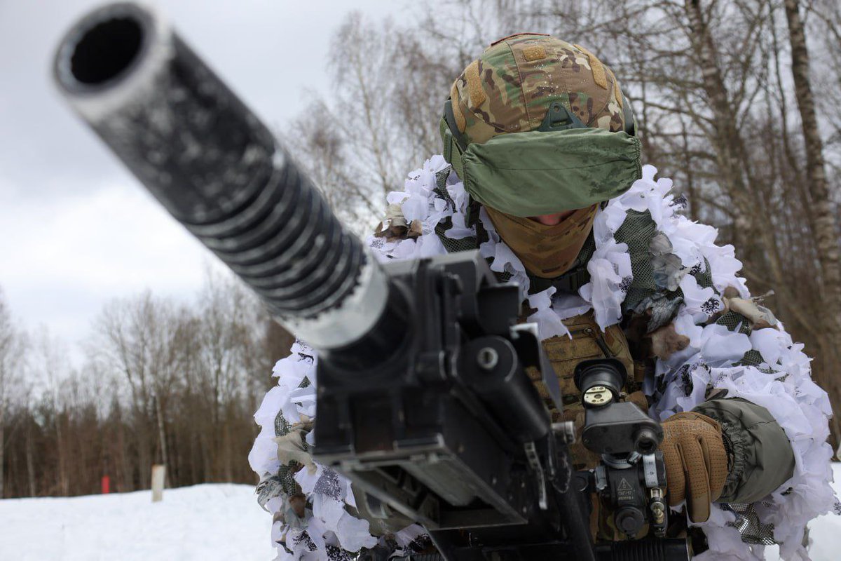 TheGreyPatriot_'s tweet photo. π§πΎπ·πΊ Today's training of troops from 103rd Vitebsk Airborne Brigade.
#Russia #Belarus #Belarusian #Today #VDV #Airborne #Paratroopers #Tactical #Winter #Training #AK74 #AGS17 https://t.co/rm9EGXSJjG