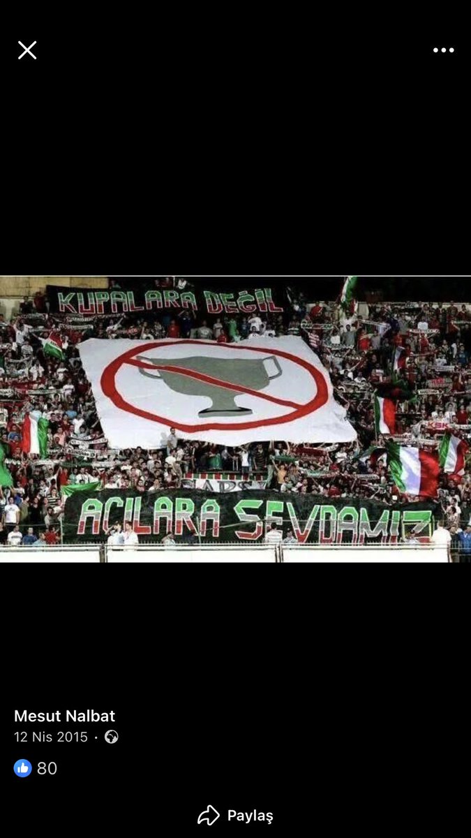 Semt takımına bak hele,

Şehir takımına kafa tutuyor.

Kupa mı alacaksınız acılara devam mı ?