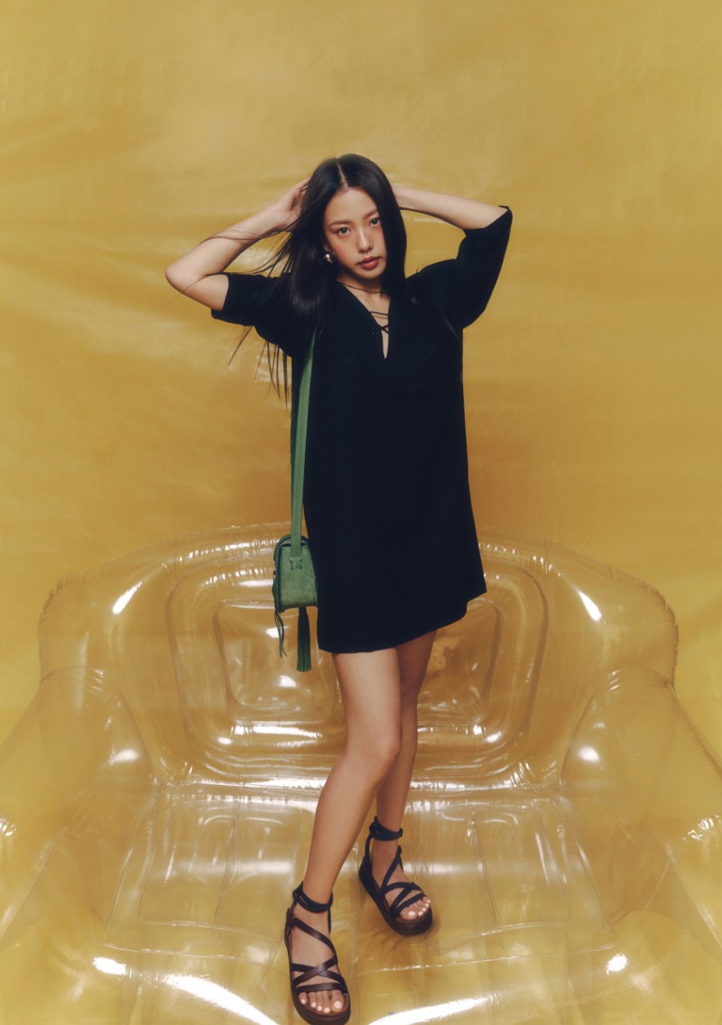 not every presence needs to be loud. some are meant to linger softly in the room, leaving an impression long after the moment has passed,  (poise.  )