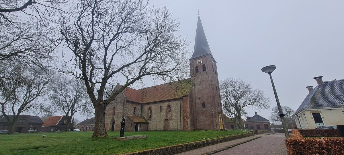 OebleBouma's tweet photo. Vandaag een #DBOtsje van 40 km gedaan. Van #Lauwersoog naar #Zoutkamp, #Leens, #Nijkerk, #Ulrum, en #Vierhuizen. 
Mooie route. 
Met dank aan de @FLAL1973 voor de organisatie. 
 En.. mooi aanloopje voor de #grotevoetsurveillance  in #Nijmegen. @4daagsenijmegen https://t.co/BHMy4azwTg