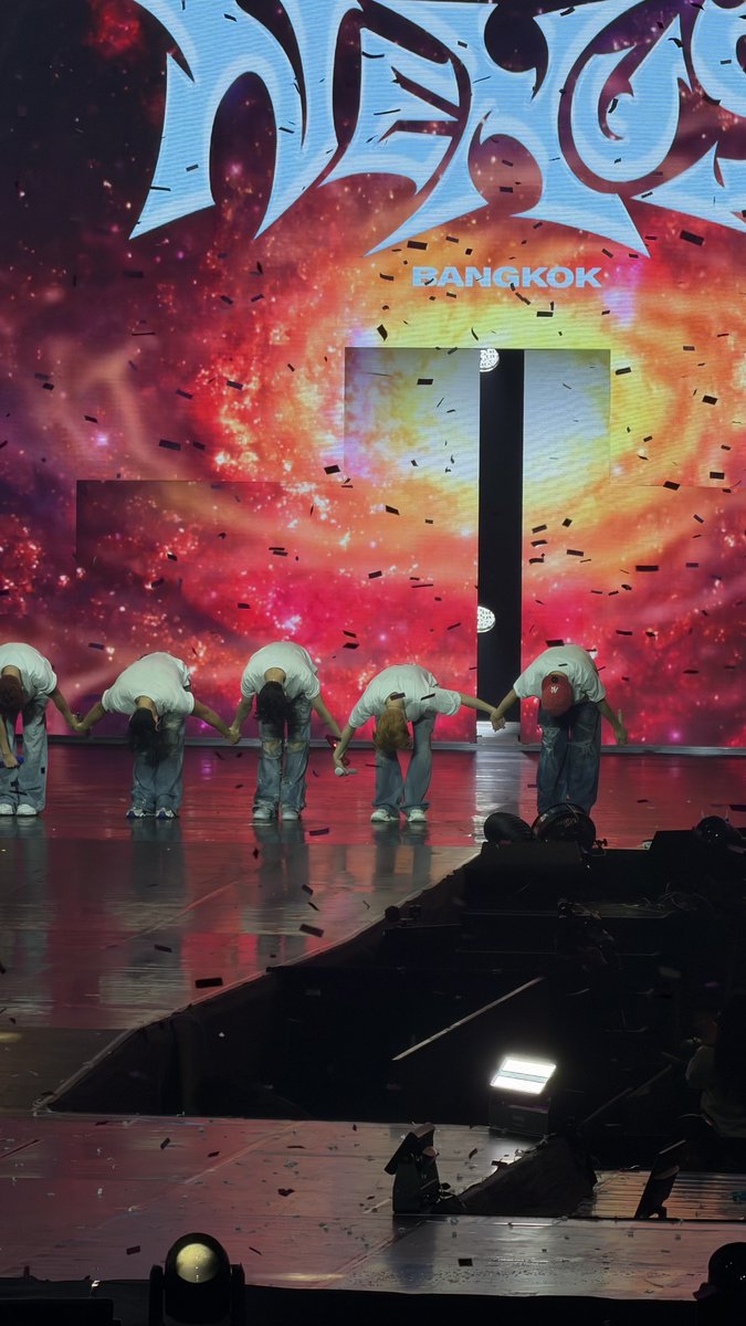 จบคอนม่อนเอ้กคือซึมนิดๆ ไม่เจอกันมา 7 ปี เหมือนเจอกันตอน 20 ต้นๆ พอวนมาเจอกันอีกที่คือเรา 30+ กันแล้ว เป็นศิลปินในวัยผู้ใหญ่ เราเอาก็ด้วย ม่อนเอ้กยังเป็นวงที่ทำคอนเสิร์ตสนุกที่สุดเหมือนเดิมเลย ปีหน้าพวกแกมาอีกนะ อยากเจอพวกแกไปจนแก่เลย ㅠㅠ

#MONSTAX_THEX_NEXUS_BKK